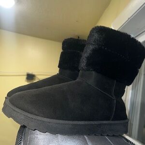 Black Faux Fur Lined Winter Boots